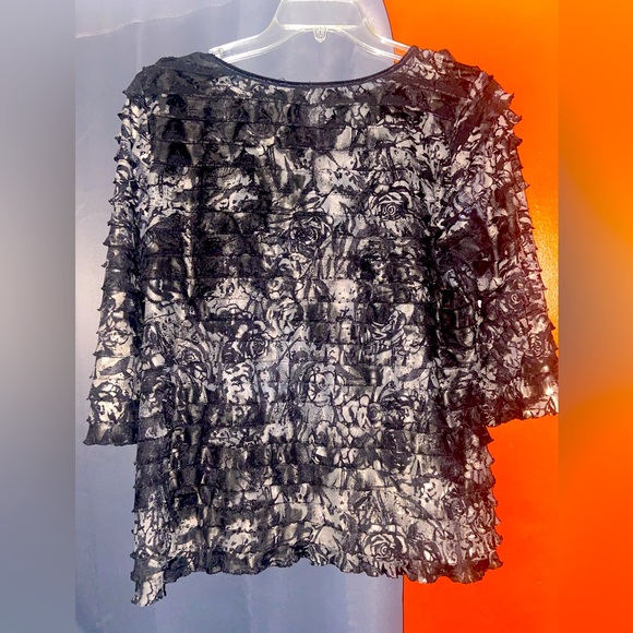 Floral Ruffle blouse - Picture 4 of 4